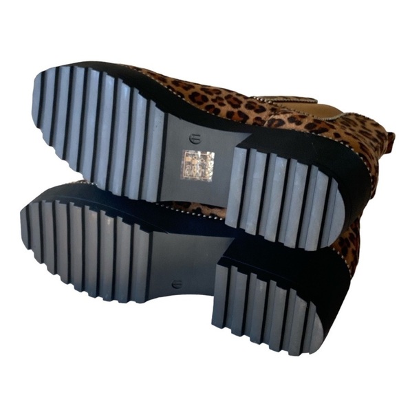 Chelsea Studded Animal Print Leopard Slip-on Platform Lug Booties Size 11 NWT - Picture 3 of 9